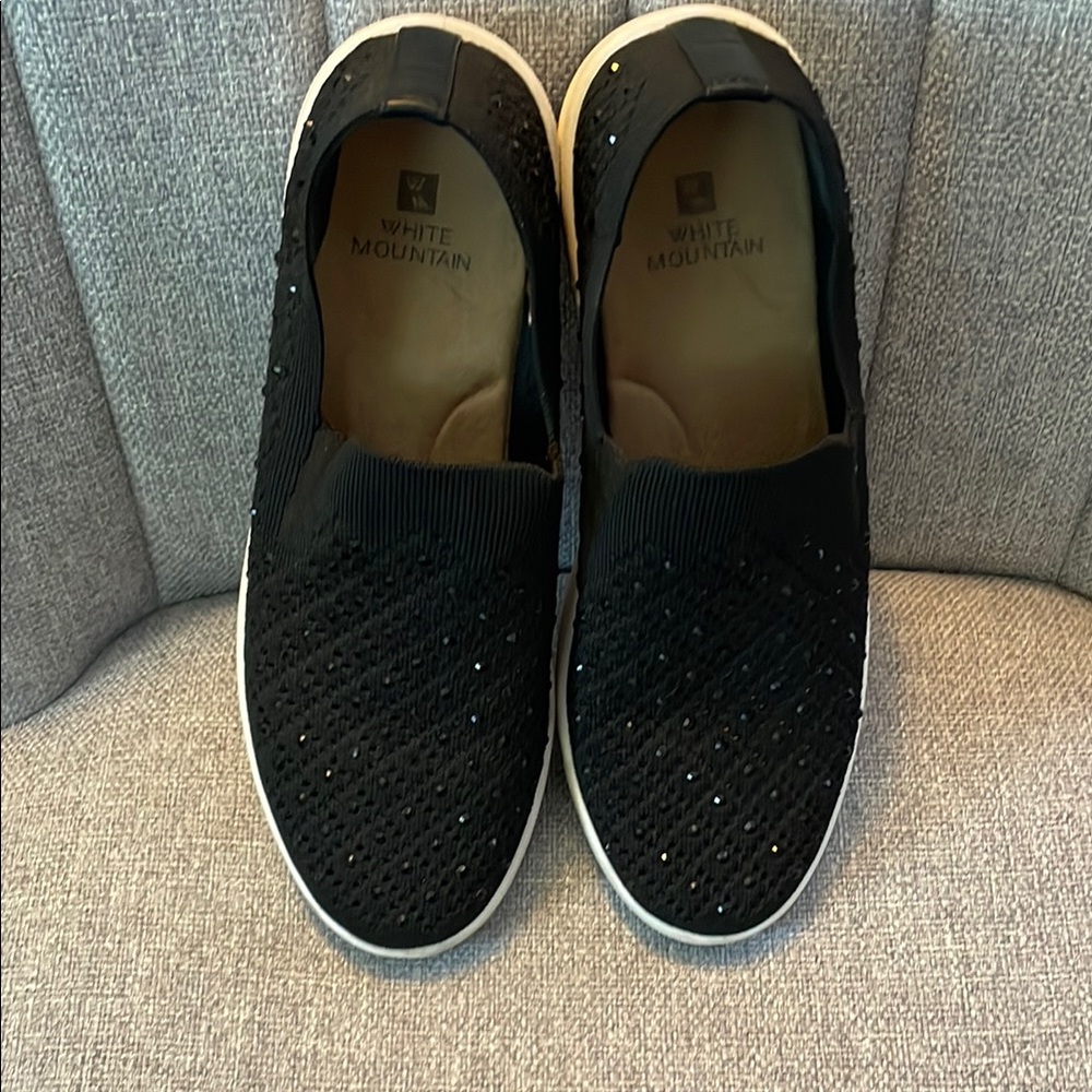 White Mountain Women's Black Slip-Ons w/black sparkly rhinestones - size 8
